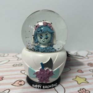 Disney Haunted Mansion Bride Snow Globe Constance Hatchaway Halloween Spirit